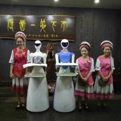 新加坡推首家机器人服务员 餐厅机器人多少钱