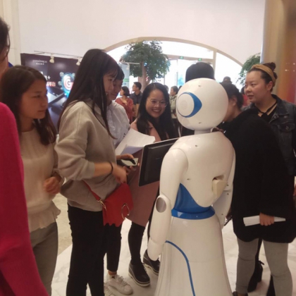 展会租赁机器人 会议开业发布会上节目表演 活动引流效果好 智能接待商用导览迎宾服务机器人