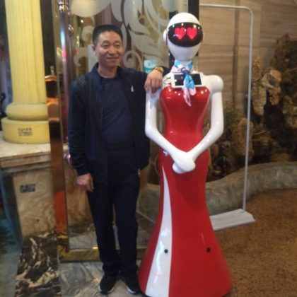 厂家供应酒店餐厅送餐端菜迎宾接待机器人