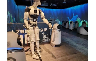 全球首款便携式艾灸机器人问世